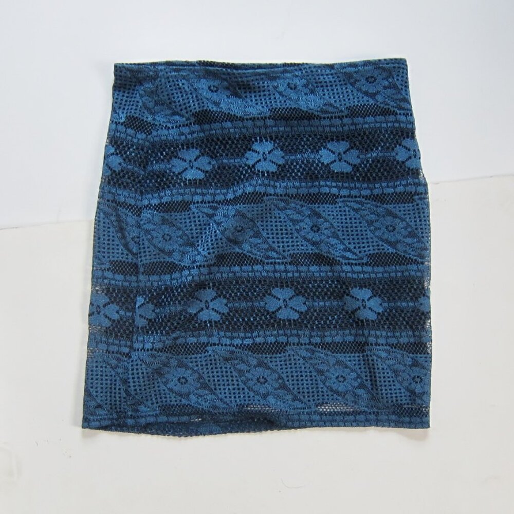 Blue patterned skirt, size M